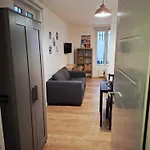 Charming Paris Nest Near Montmartre