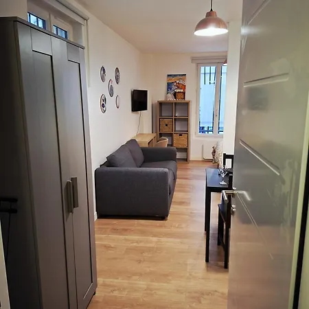 Charming Paris Nest Near Montmartre Paris