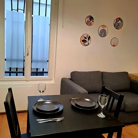 Charming Paris Nest Near Montmartre Paris